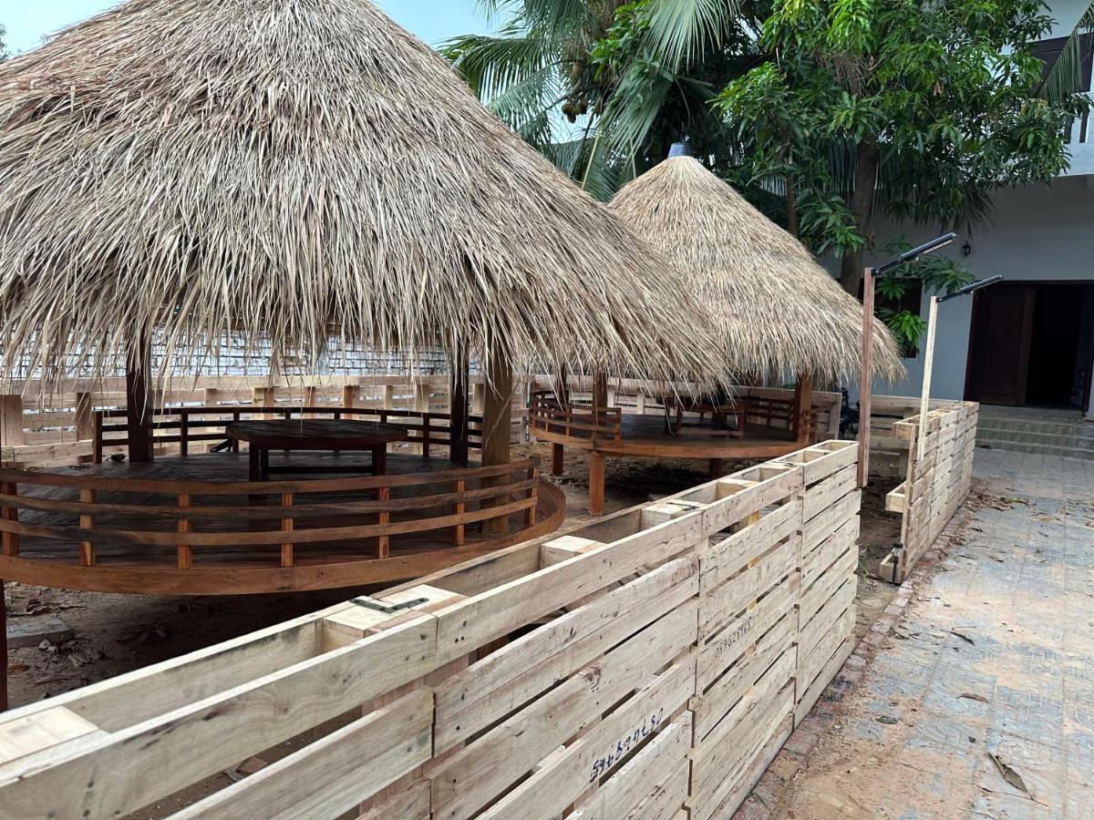 Pteas Kumae Hotel Siem Reap Buitenkant foto