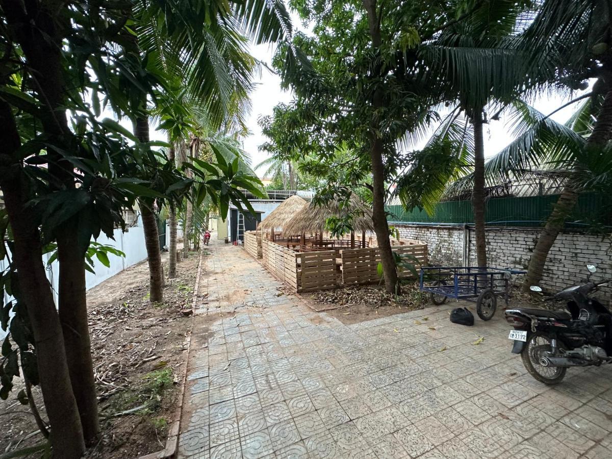 Pteas Kumae Hotel Siem Reap Buitenkant foto